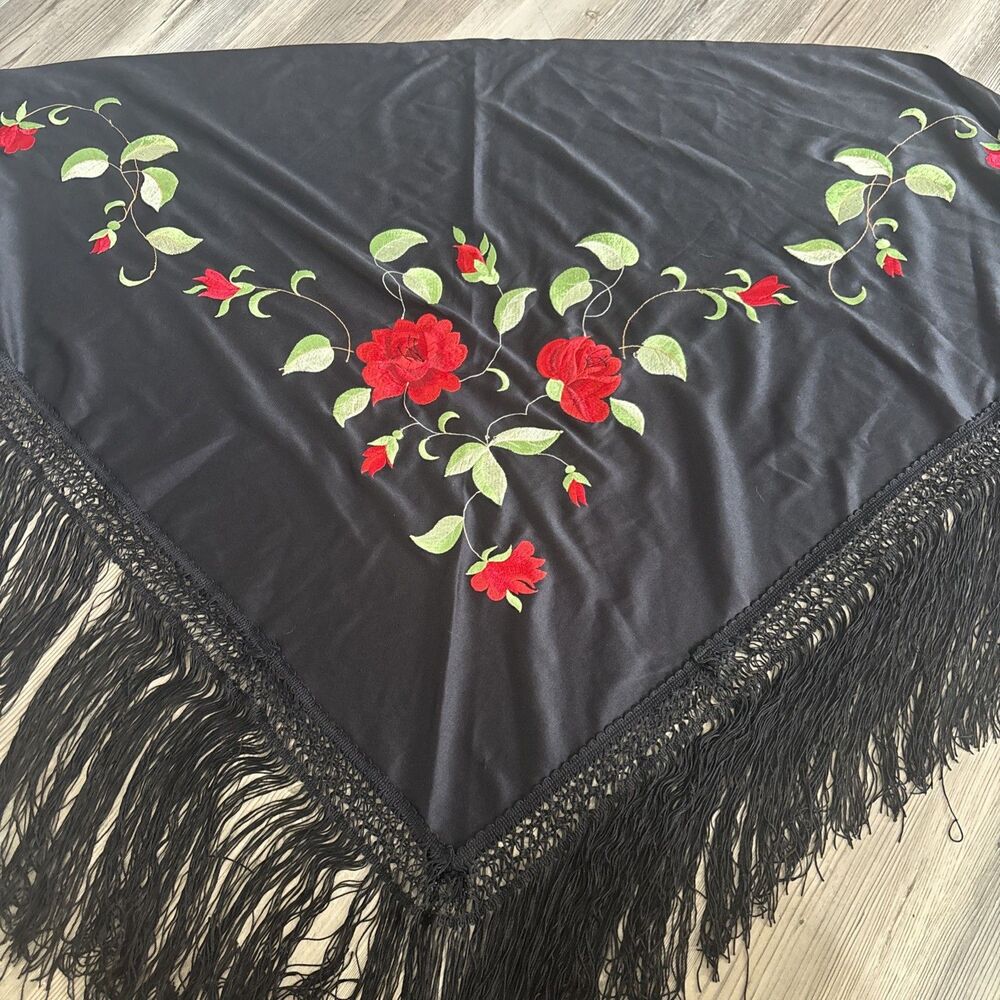 Vintage Embroidered Fringe Floral Goth Whimsigoth 90s Flapper Shawl Wrap